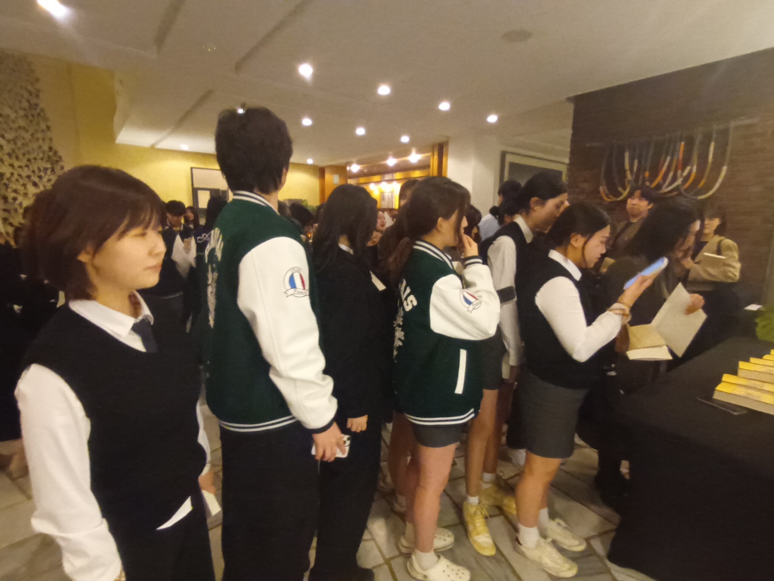 KakaoTalk_20250325_203635992_07