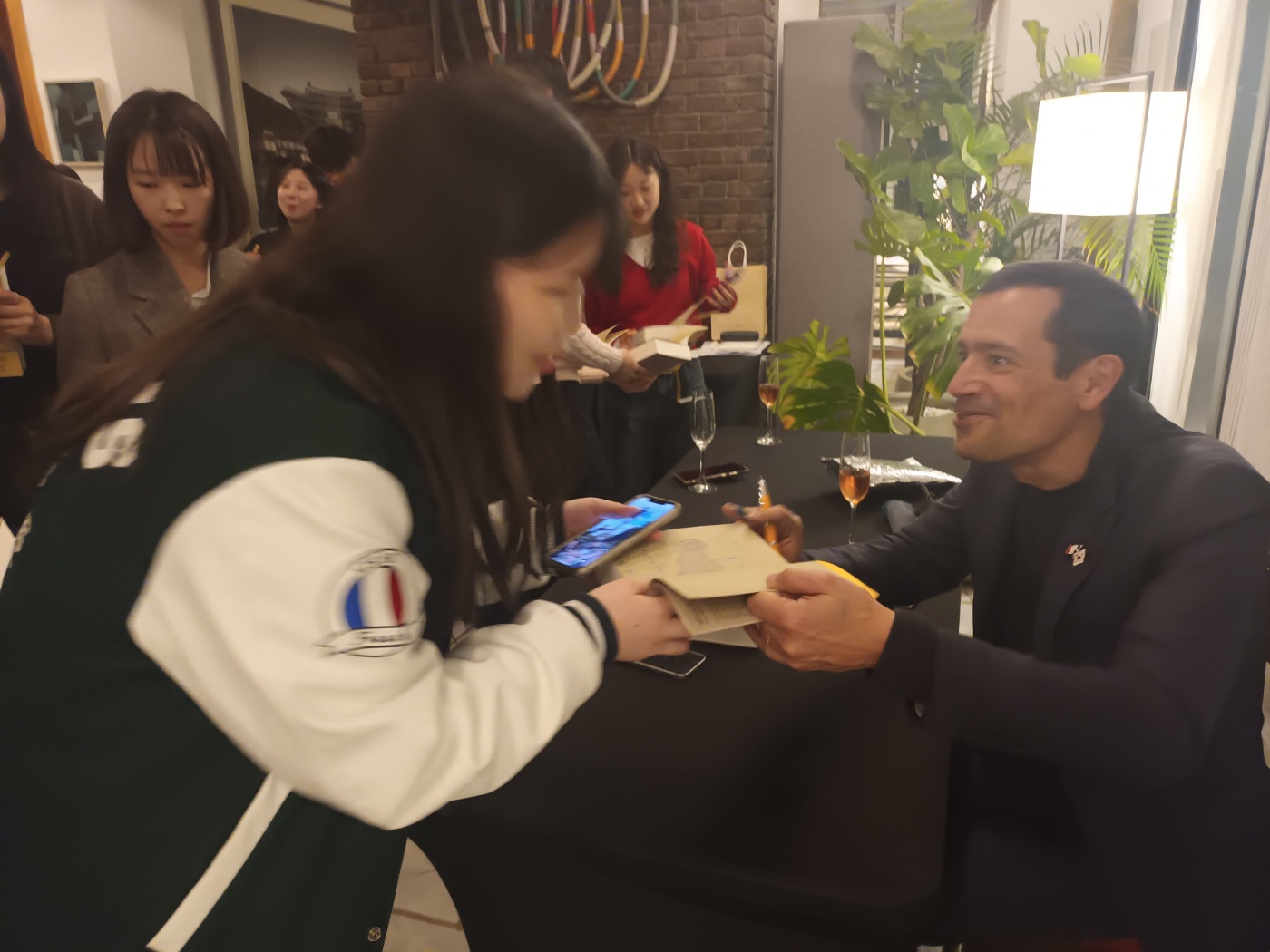 KakaoTalk_20250325_203640191_08